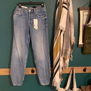 Zara Luna Straight Leg Jean - BRAND NEW  Regular Fit